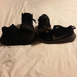 Boys size 1Y Nike's